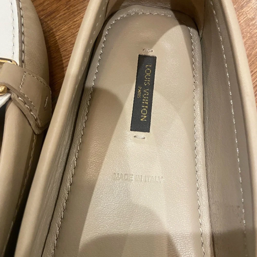 Louis Vuitton Cream and Tan Loafers with Gold Logo - Picture 3 of 7